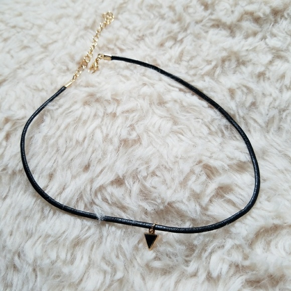 Jewelry - NWT Triangle Choker